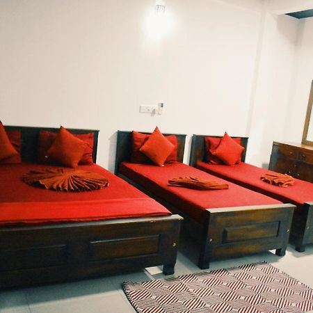 Oasis Beach Hotel Negombo Exterior foto