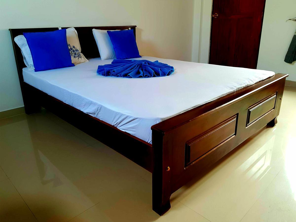 Oasis Beach Hotel Negombo Exterior foto