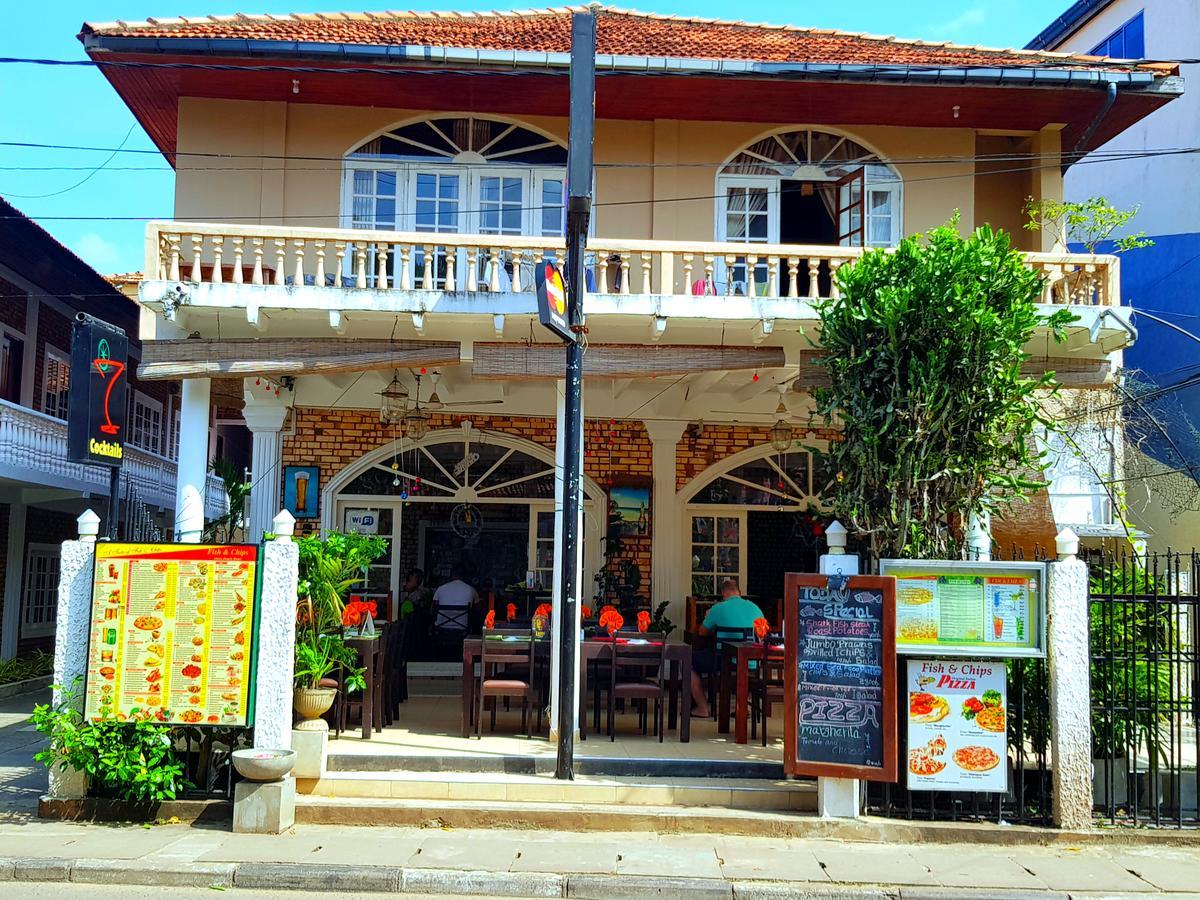 Oasis Beach Hotel Negombo Exterior foto