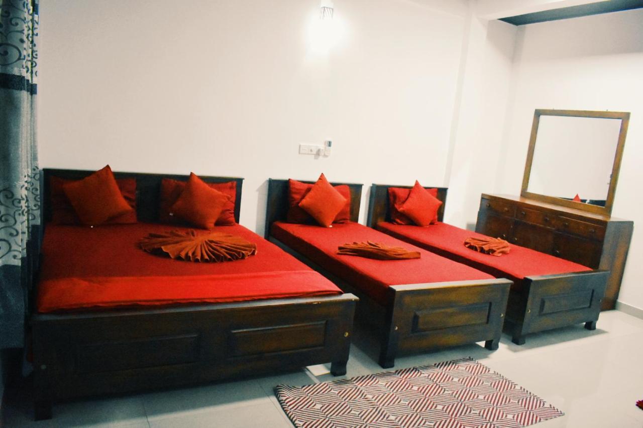 Oasis Beach Hotel Negombo Exterior foto